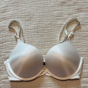 Victoria’s Secret White Bombshell Bra